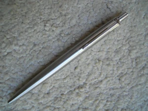Penna a sfera classica vintage Parker in acciaio inox, USA.  Inchiostro nero.  BELLO! - Foto 1 di 7