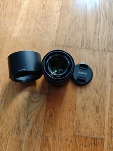 SONY E 50mm F1.8 OSS Objektiv SEL50F18 für E-Mount Aps-C Silber Oder Schwarz - Bild 1 von 4