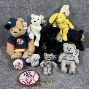 Vintage New York Yankees Derek Jeter MLB Collectible Lot Of 11 Items Plush Chain - Picture 1 of 24