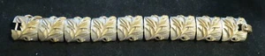 VTG Sarah Coventry Gold tone leaf / floral panel link 7 1/2" bracelet - Picture 1 of 4