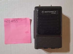 MOTOROLA MT1000 UHF RADIO 403-433MHz 16ch 4w WIDEBAND / PARTS OR REPAIR - Picture 1 of 6