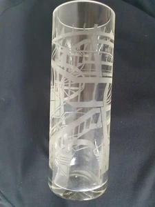 Interesting cylindrical tall vase with lovely frosted design - Picture 1 of 12