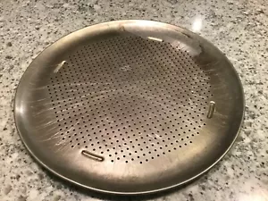 AIR BAKE WearEver Pizzapfanne 15,75" rund perforiertes Aluminium belüftet mit Löchern - Bild 1 von 5