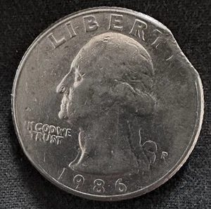 1986 P Washington Quarter Error Coin - Clipped Planchet. Clipped Letters - Picture 1 of 6