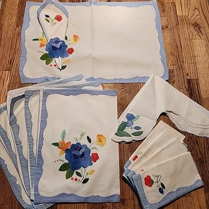 Set of 6 Vintage Placemat & Napkin Blue White Embroidered Applique Flowers - Picture 1 of 8