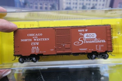KADEE HO SCALE #4505 CHICAGO & NORTHWESTERN CNW 664 40' PS-1 BOXCAR 6' DOOR! - Image 1 of 4