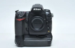 Nikon D700 FX DSLR Camera (Body Only) W/ Nikon OEM MB-D10 Grip - Picture 1 of 6