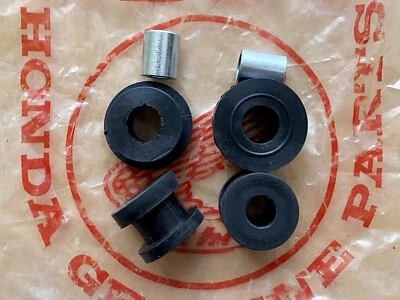 JUEGO GUARDABARROS TRASERO AMORTIGUADOR GOMA Y CUELLO HONDA CB100 CL100S CB125S CL125S Foto 1 de 4