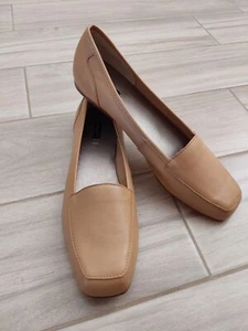 Array NWOB Beige Leather Square Toe Slip On Loafer Flats. Size 10.5M - Picture 1 of 6