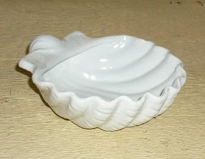 POTTERY BARN off white SEASHELL SOUP / TRINKET BOWL. 12 available. New Old Stock - Picture 1 of 7