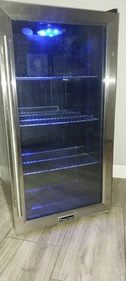 Enfriador de vinos y bebidas Magic Chef Foto 1 de 3