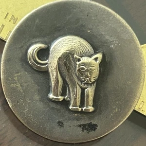 Vintage Antique “frightened Cat” Button. Medium. - Picture 1 of 5