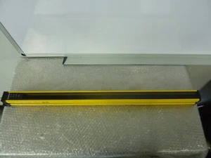 Contrinex AG YBB-14S4-0700-G012 Safety Light Curtal Sender  (24174) - Picture 1 of 11