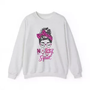 NURSE SQUAD Unisex Heavy Blend™ Sweatshirt mit Rundhalsausschnitt - Bild 1 von 5
