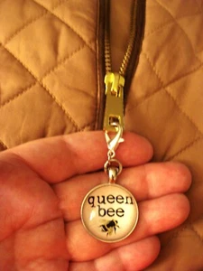 2 1/4 inch Zipper Pull with Pink "Queen Bee" on Silver 1" Cabachon Dangle Charm - Picture 1 of 4