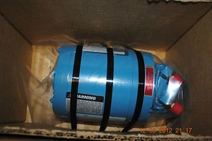 Bomba de vacío neumática rotativa Thomas Pneumotive 4V0014MU2 1/8 HP 8 PSI 991018 - Imagen 1 de 1