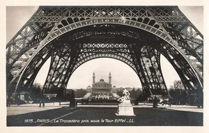 Vintage Paris Eiffelturm Blick auf Trocadéro Souvenir Postkarte 1975 - Bild 1 von 2