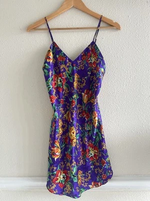 Fantasías Morgan Taylor Vintage Púrpura Floral Lencería Bebé Muñeca Chemise Pequeña Foto 1 de 4