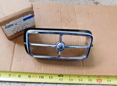 NOS Parking Light BEZEL 门 适用于 1975 年水星 COMET 汽车 75 全新 原始设备制造商 右握 — 第 1/4 张图片