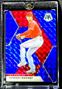 Shohei Ohtani RARO/99 RIFRATTORE BLU PRIZM INVESTIMENTO DODGERS MVP COME NUOVO + CUSTODIA - Foto 1 di 3