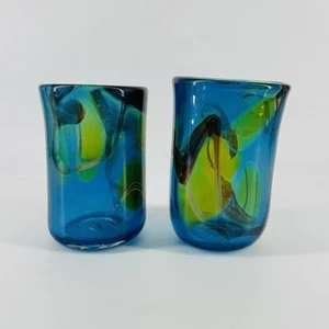 Mundgeblasene Glas Becher Multicolor Wirbel 2er Set blau gelb braun signiert - Bild 1 von 8