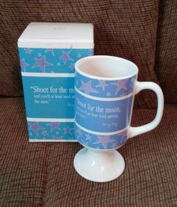 Nueva taza de pedestal de cerámica Mary Kay con caja/ "Dispara a la luna..." - Imagen 1 de 4