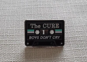 The Cure Boys Don't Cry - Kassette Emaille Pin Anstecker  - Bild 1 von 6