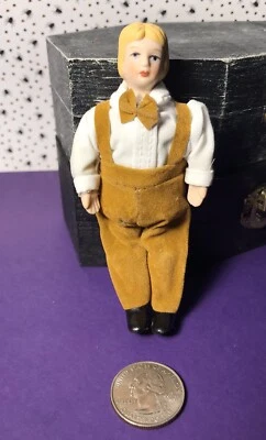 Casa de bonecas 1:12 boneca de porcelana Boy Brother nova em folha L@@k - Imagem 1 de 2