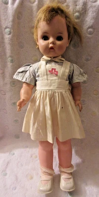 "Muñeca de colección Horsman Nurse Ruthie pelo enraizado 18"" necesita cuidado" Foto 1 de 4