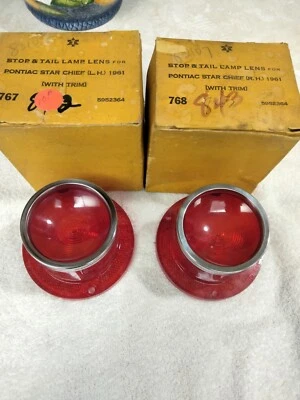Pontiac Star Chief 1961 con moldura GM 5952363 (L) y 5952364 (R) Glo Brite NORS Foto 1 de 4