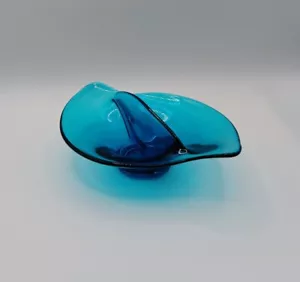 Plato dividido vintage de vidrio asimétrico azul moderno de mediados de siglo - Imagen 1 de 7
