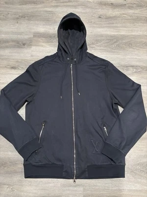 Auténtica sudadera con capucha para hombre LOUIS VUITTON talla M con logotipo LV bordado en relieve Foto 1 de 4