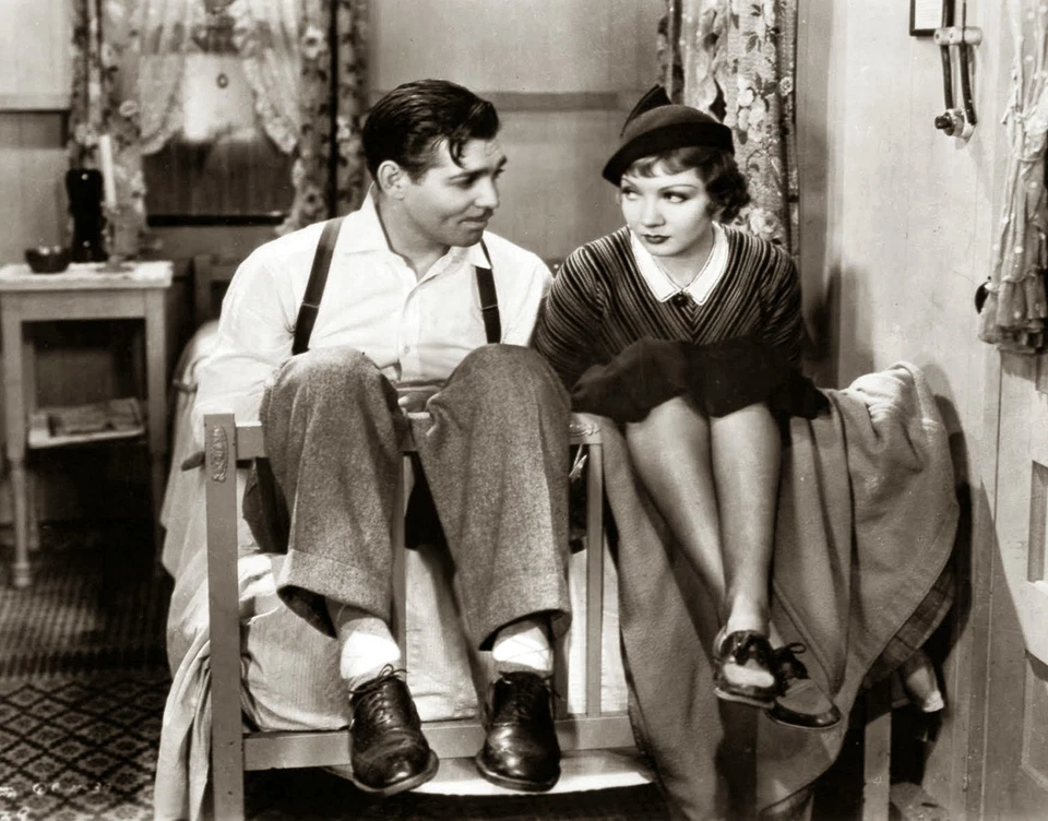 1934 CLARK GABLE & CLAUDETTE COLBERT in IT HAPPENED ONE NIGHT Photo (201-q ) - Image 1 of 1