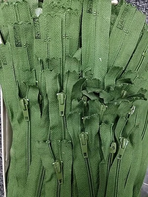 100-Zippers/VINTAGE 1970s "JAPAN"/GREEN-COTTON/22in NYLON COIL: Dress/Upholstery - Image 1 of 3
