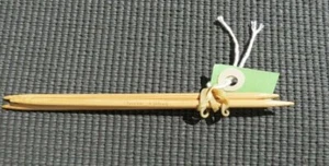 NEU CHIAOGOO Bambus Stricknadeln Doppelpunkte 6" x 3 Größe 6 4,00 mm - Bild 1 von 2