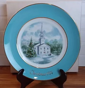 Enoch Wedgwood, England Collectible Christmas Plate "Country Church" 1974, AVON - Picture 1 of 4