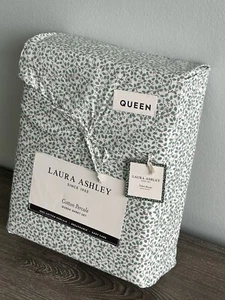 Laura Ashley Queen Sheet Set Jolly Holly Green 4pc Cottage Holiday NEW! - Picture 1 of 8