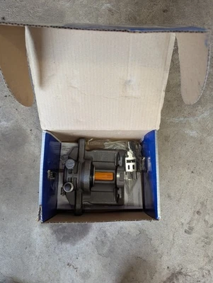 Pinza de freno de disco trasera izquierda Carquest 18-B4726 Chevy GMC Cadillac 1999-2005 Foto 1 de 4