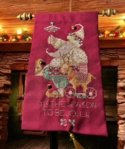 Gezähltes Kreuzstich WEIHNACHTSMANN WANDBANNER auf STANGE mit Verzierungen handgefertigt - Bild 1 von 3
