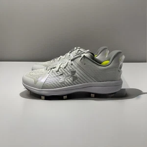 Botines de fútbol Under Armour UA NCAA Team Yard Low MT - blancos, EE. UU. 11,5 - Imagen 1 de 5
