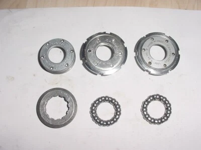 Campagnolo, repuestos: tazas, anillos de bloqueo, anillo de bloqueo de casetes, rodamientos de bolas Foto 1 de 2