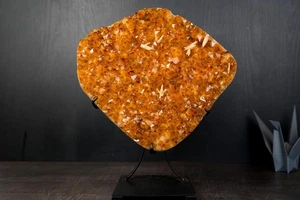 Racimo con Druzy Dorado-Naranja Brillante y Calcita en Soporte - Imagen 1 de 10