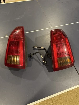 Juego de pares de luces traseras traseras para 04-07 Cadillac CTS izquierda y derecha OEM GM Foto 1 de 4