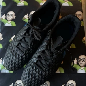 NIKE TEMPO SOCCER CLEATS~SNEAKERS~SHOES~ SIZE 11 Youth~Black~Blue - Picture 1 of 8
