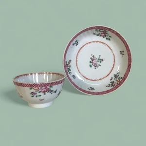 Tazza e piattino porcellana cinese XVIII secolo - Foto 1 di 4