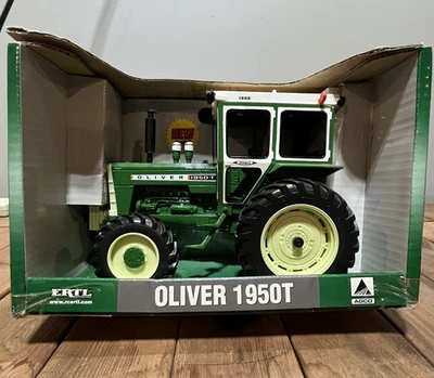 Tractor ERTL AGCO Oliver 1950T con cabina Hiniker 1300 verde/blanco escala 1/16 nuevo en caja Foto 1 de 4