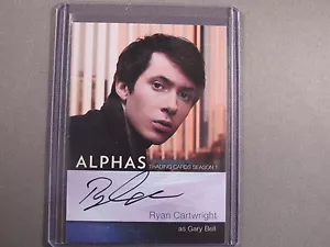 Scheda autografa 2013 Syfy Alphas stagione 1 Ryan Cartwright A1 - Foto 1 di 2