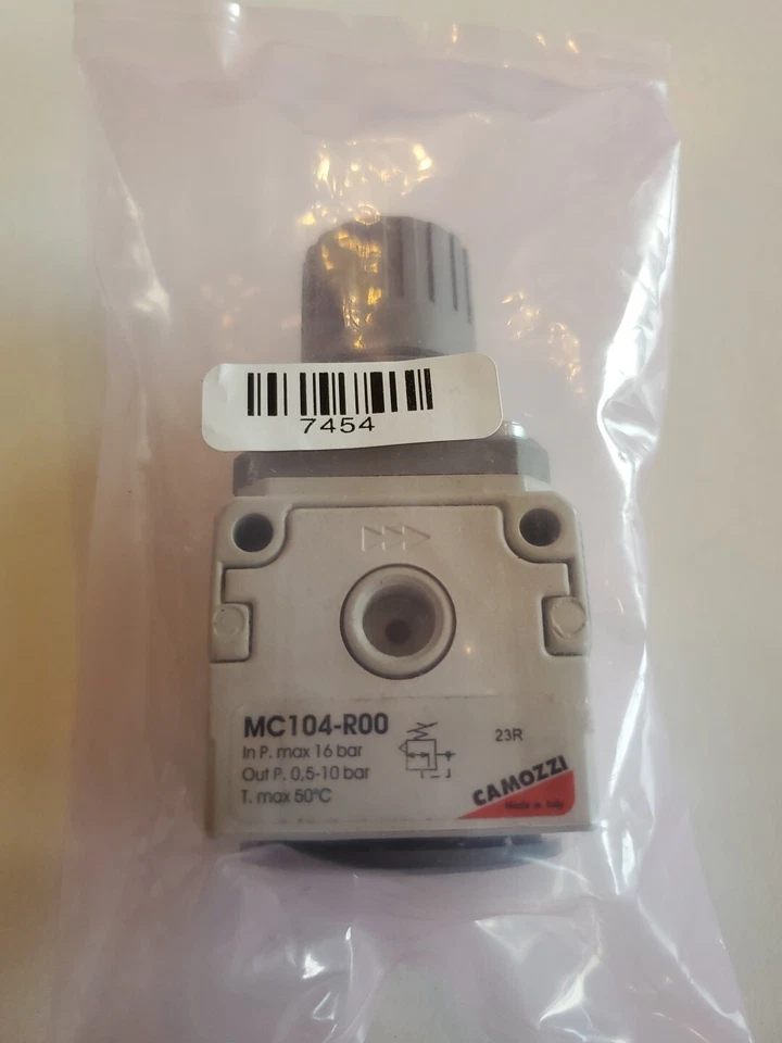 CAMOZZI Pressure Reducer MC104-R00 Regulator  - Image 1 of 4