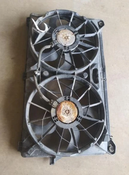 2005-2007 Chevrolet Silverado 1500 Tahoe Escalade Electric Cooling Fan Assembly - Image 1 of 1