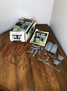 1974 AURORA COMIC SCENES BATMAN MODEL KIT #187 UNBUILT MISSING PIECES - Picture 1 of 12